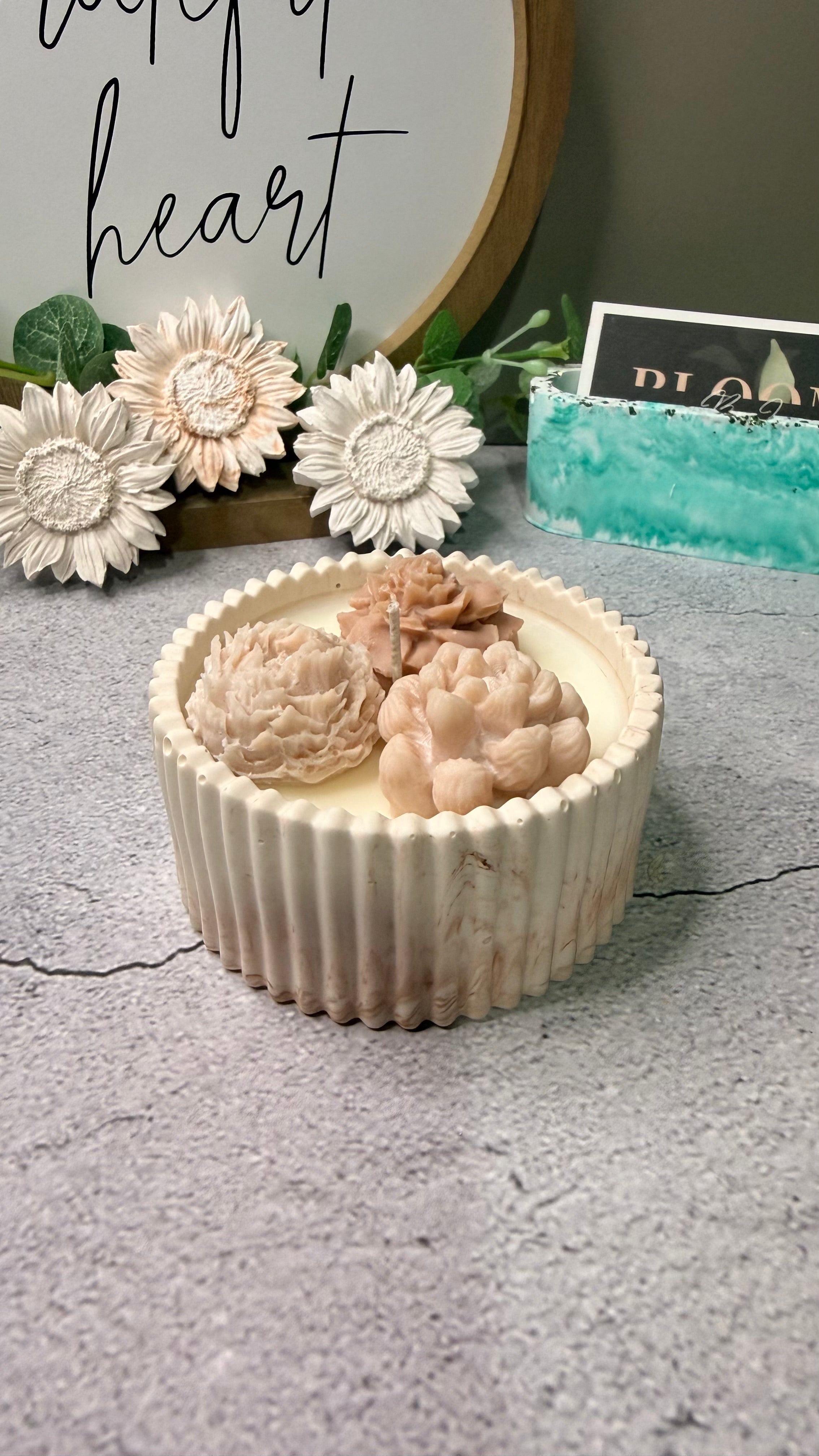 Mini Neutral Bloom Candle: Fig Scent