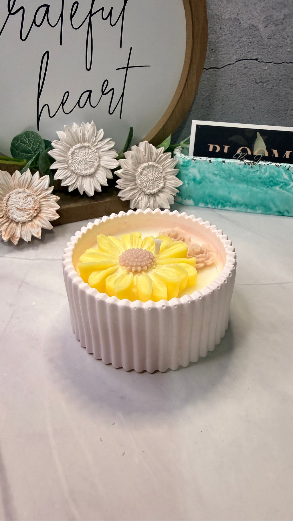 Bloom: Daisy/Rose Candle